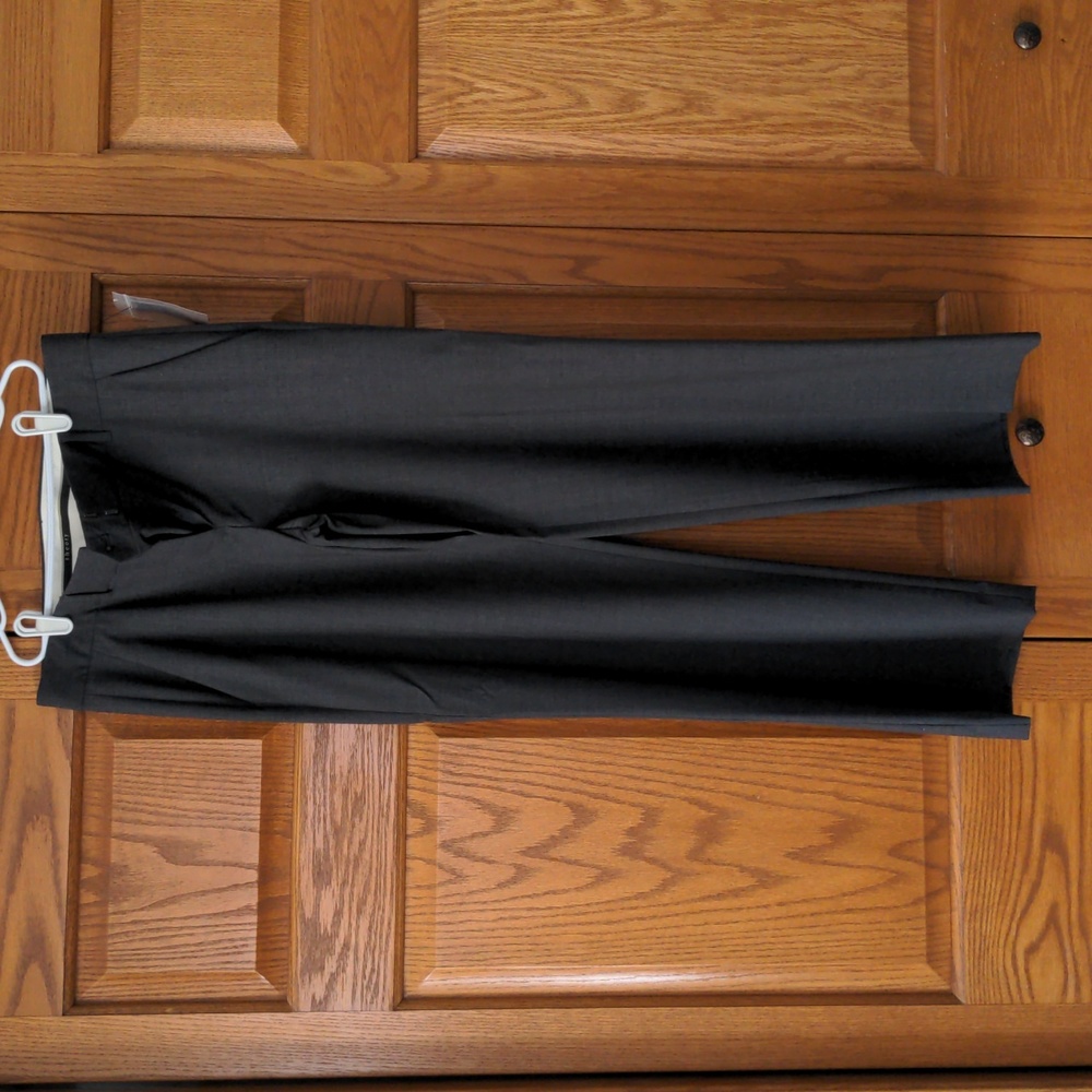 Theory NWT size 6 charcoal wool trousers